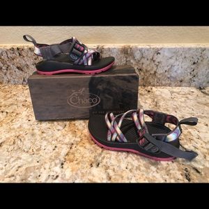 Girls size 10 Chacos.